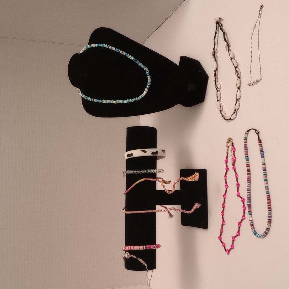 11 pieces of jewelry assorted colors shells ankle bracelet necklaces Girl